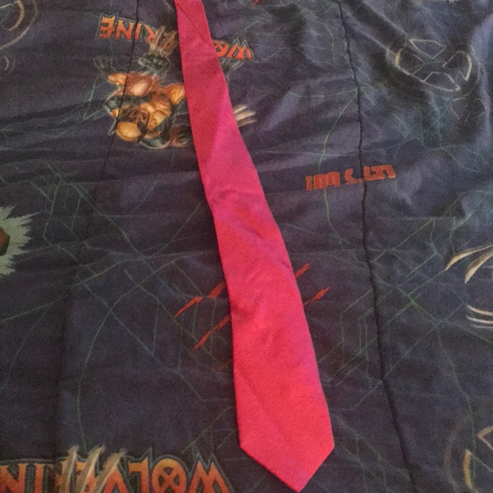 Raspberry Tie